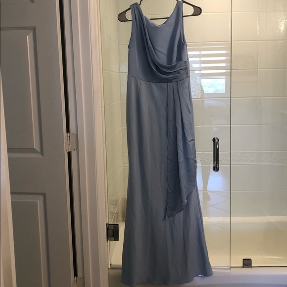 Light blue gown - Picture 1 of 1